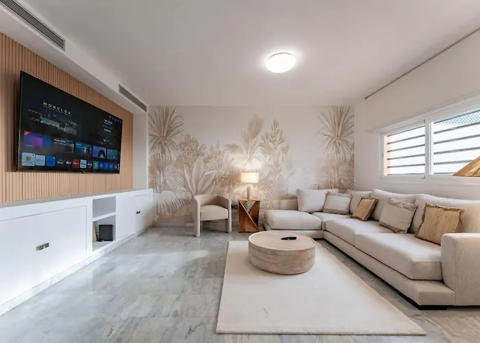 Exclusive Villa With Sea View Near Center